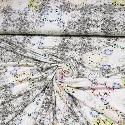 Stoff Viskose Jersey Mandala Blumenmuster ecrú gelb grün rot bunt Kleiderstoff