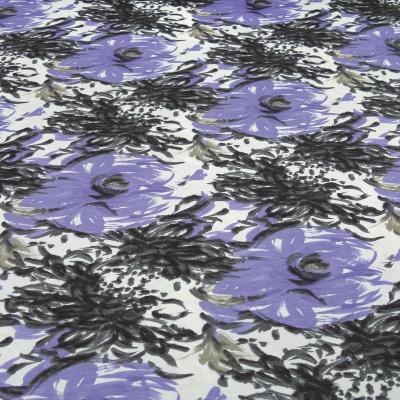 stoff-viskose-jersey-mit-blumen-abstrakt-design-weiss-flieder-lavendel-grau-kleiderstoff