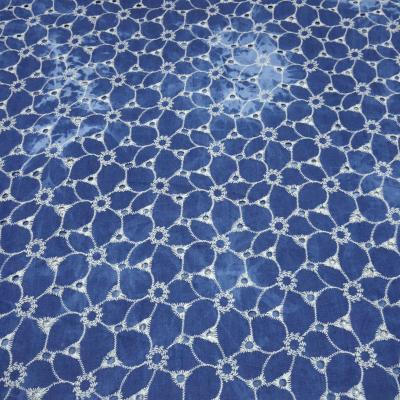 Stoff Baumwolle Denim Batik Stickerei jeans blau weiß Blusenstoff Kleiderstoff