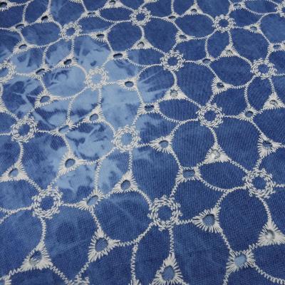 Stoff Baumwolle Denim Batik Stickerei jeans blau weiß Blusenstoff Kleiderstoff