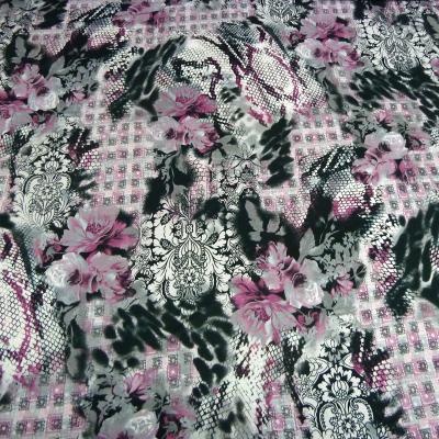Stoff Viskose Jersey Blumen Abstrakt Druck schwarz weiß grau flieder Kleiderstoff