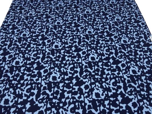 Stoff Baumwolle Stretch Satin mit Abstrakt Design hellblau weiß Kleiderstoff Hosenstoff Kostümstoff