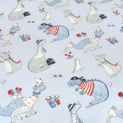 Stoff Baumwolle Popeline mit Dinos Dinosaurier Design hellblau blau rot weiß grau schwarz Kleiderstoff Kinderstoff Dekostoff​