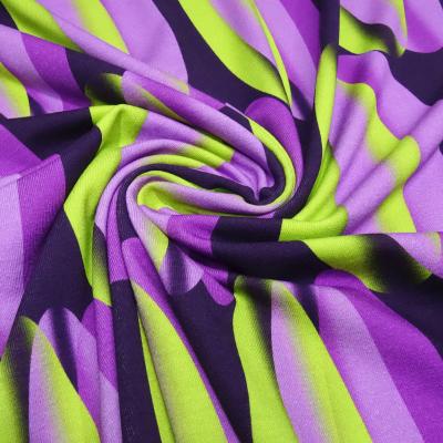 Stoff Viskose Jersey geometrische Muster flieder violett lila grün bunt Kleiderstoff Kinderstoff