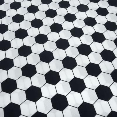 Stoff Baumwolle Popeline mit Fußball Design schwarz weiß Kleiderstoff Kinderstoff Dekostoff