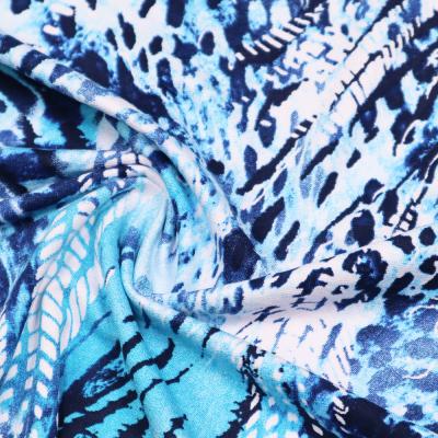 Stoff-Viskose-Jersey-Abstrakt-Muster-Mix-Design-marine-blau-tuerkis-weiss-Kleiderstoff