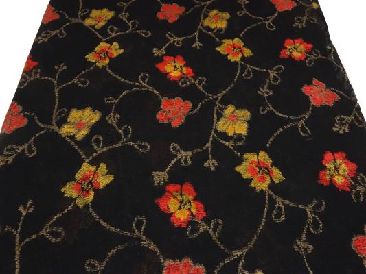 Stoff Ital. feiner leichter Baumwolle Jersey mit Intarsien Blumenmuster Ranken Design schwarz rot gelb-gold braun Kleiderstoff