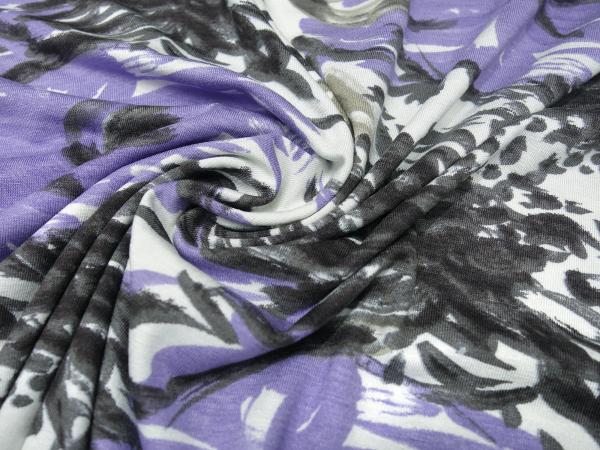 stoff-viskose-jersey-mit-blumen-abstrakt-design-weiss-flieder-lavendel-grau-kleiderstoff