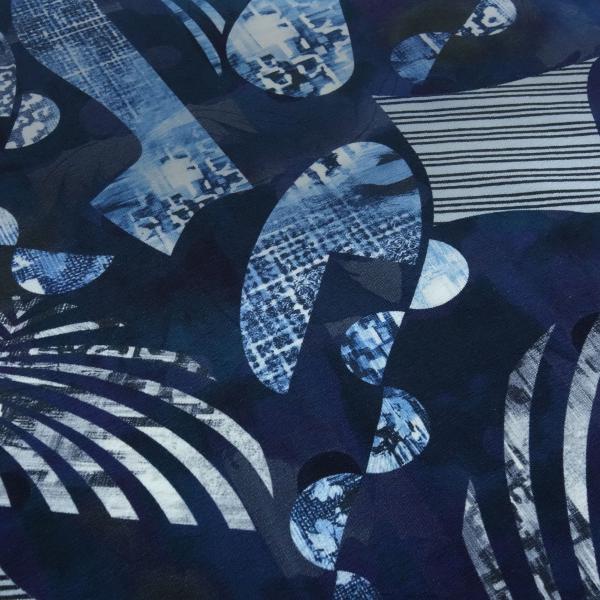 Stoff Baumwolle Jersey mit abstrakten Patchwork Dynamic Design jeans blau grau weiß Kleiderstoff Kinderstoff