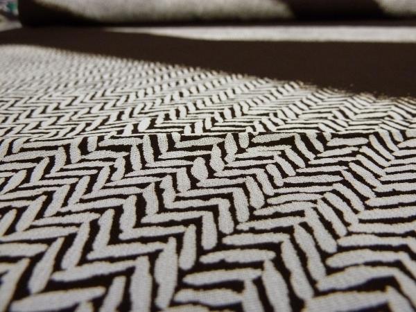 Stoffe 100% Viskose Chiffon Georgette Abstrakt-Print braun weiß Kleiderstoff Blusenstoff