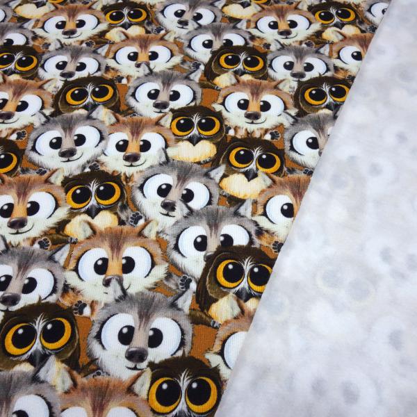 Stoff Baumwolle Sweatshirtstoff mit Eulen Füchse Waldtiere Design braun grau orange bunt Kleiderstoff Kinderstoff