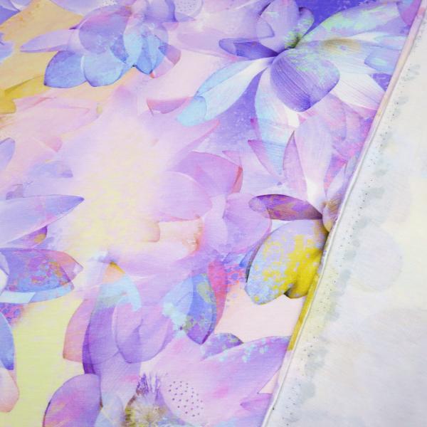 Stoff Viskose Jersey mit Spring Lotus Blumenmuster Blüten Design pastell multicolor flieder bunt Kleiderstoff Kinderstoff