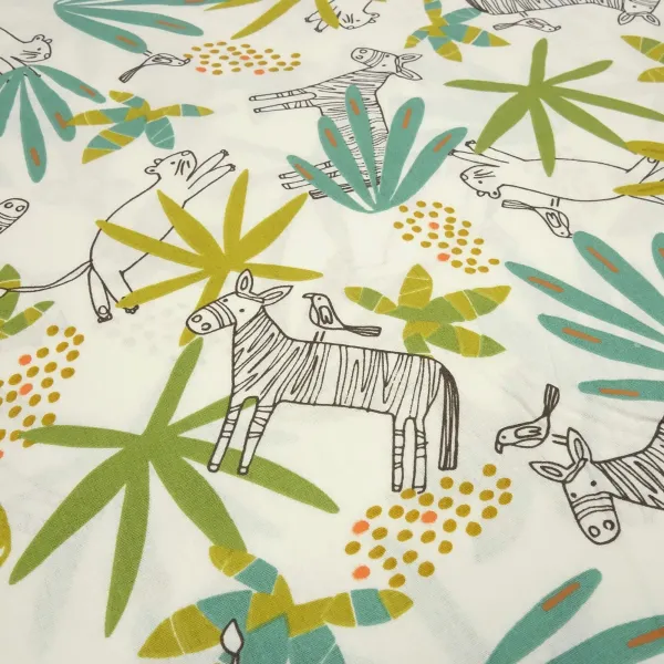Stoff Baumwolle Popeline mit Tiere Zebra Katze Vogel Plamen Blätter Design hellbeige grün ocker braun bunt Blusenstoff Kleiderstoff Dekostoff