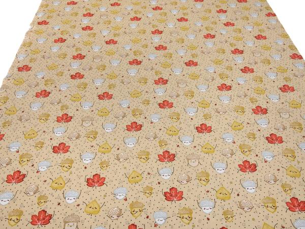 Stoff Baumwolle Popeline mit Eicheln Blätter Laub Herbst Design beige braun rost grau bunt Blusenstoff Kleiderstoff Kinderstoff Dekostoff