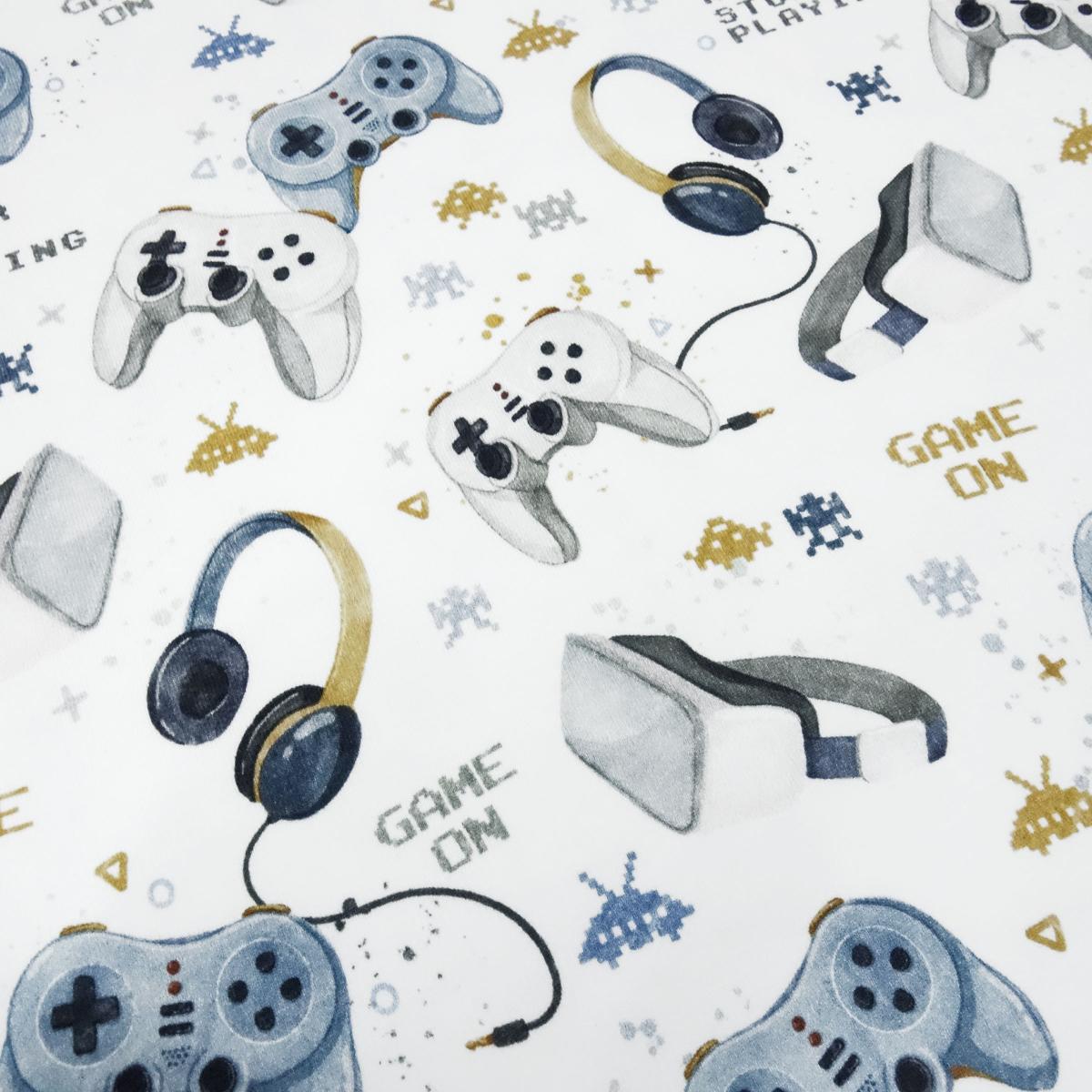 Stoff Baumwolle French Terry Sommersweatshirtstoff mit Gamepad Virtual Reality Brille Kopfhörer Design weiß blau grau beige bunt Kinderstoff Kleiderstoff