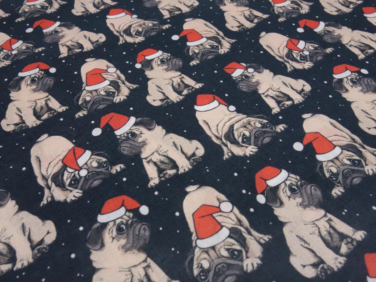Stoff Baumwolle Popeline mit Xmas Weihnachts Möpse Hunde Design anthrazit rot weiß Kleiderstoff Blusenstoff Dekostoff